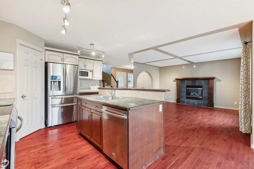 763 Cimarron Close Okotoks AB T1S 1X3
