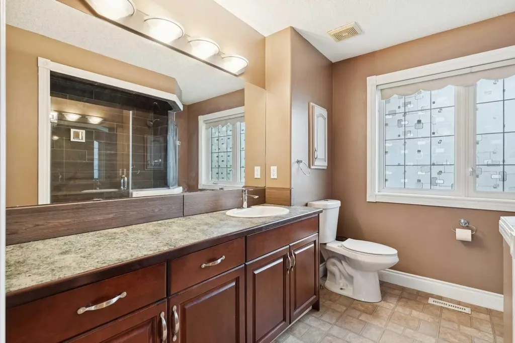 763 Cimarron Close Okotoks AB T1S 1X3