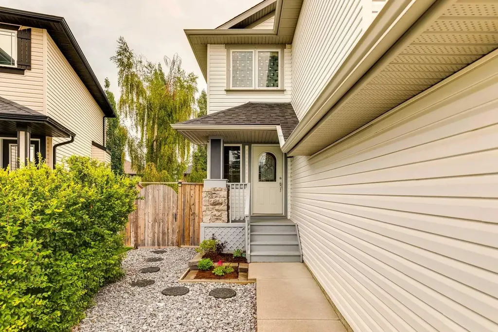 763 Cimarron Close Okotoks AB T1S 1X3