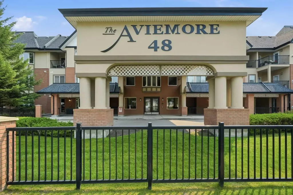 48 Inverness Gate SE Calgary AB T2Z 4N1