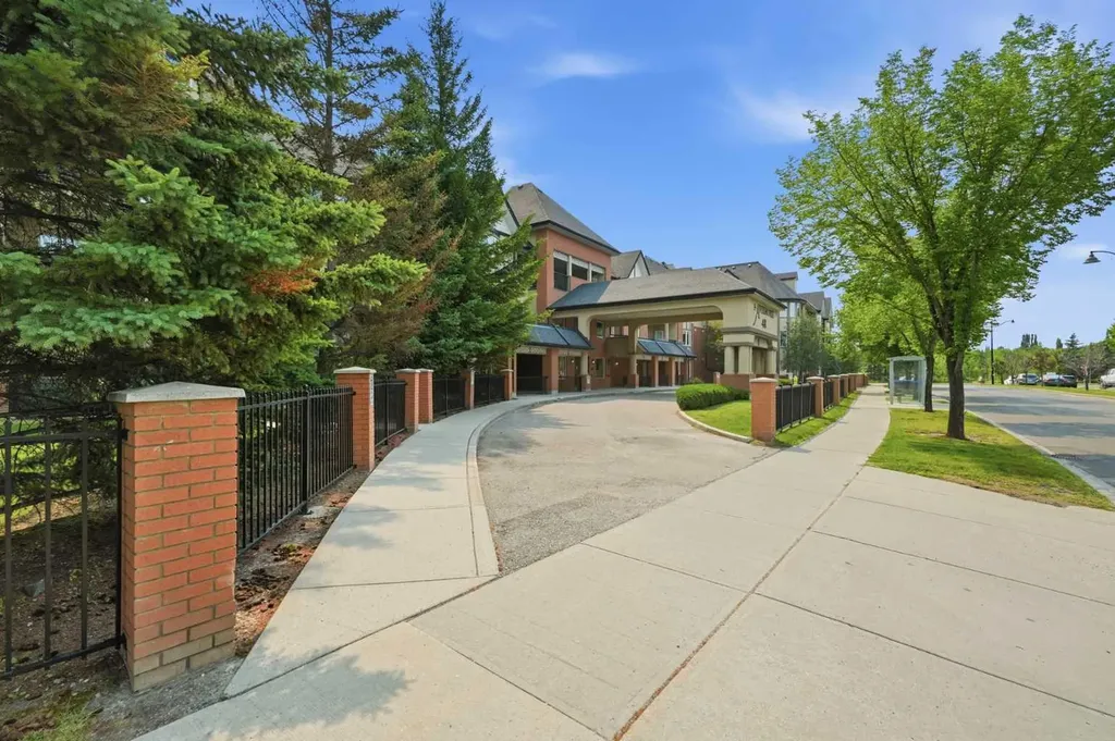48 Inverness Gate SE Calgary AB T2Z 4N1
