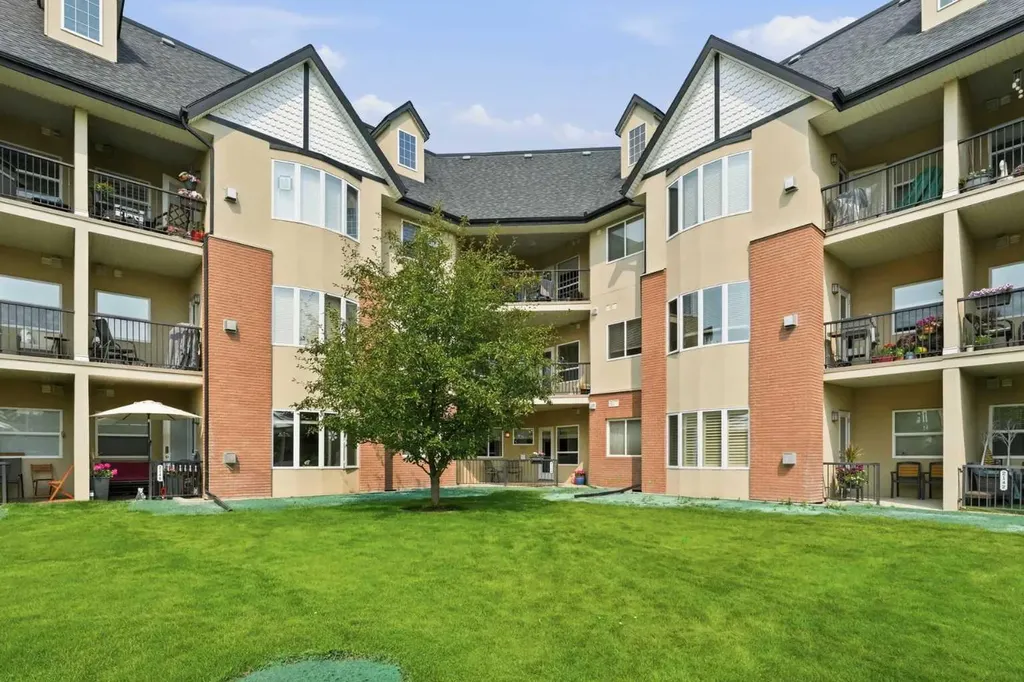 48 Inverness Gate SE Calgary AB T2Z 4N1