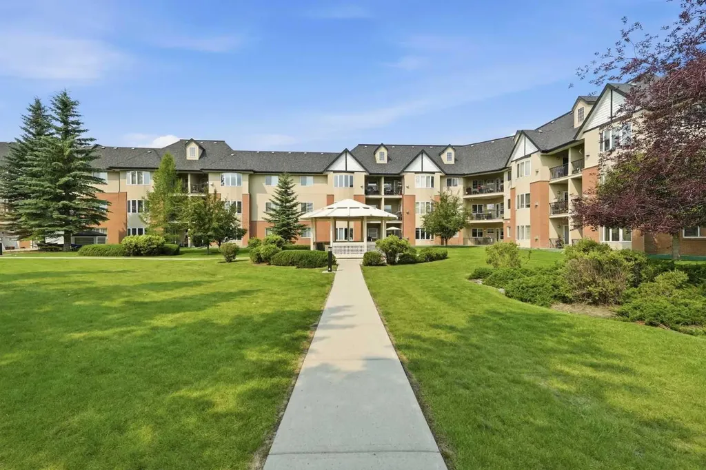 48 Inverness Gate SE Calgary AB T2Z 4N1