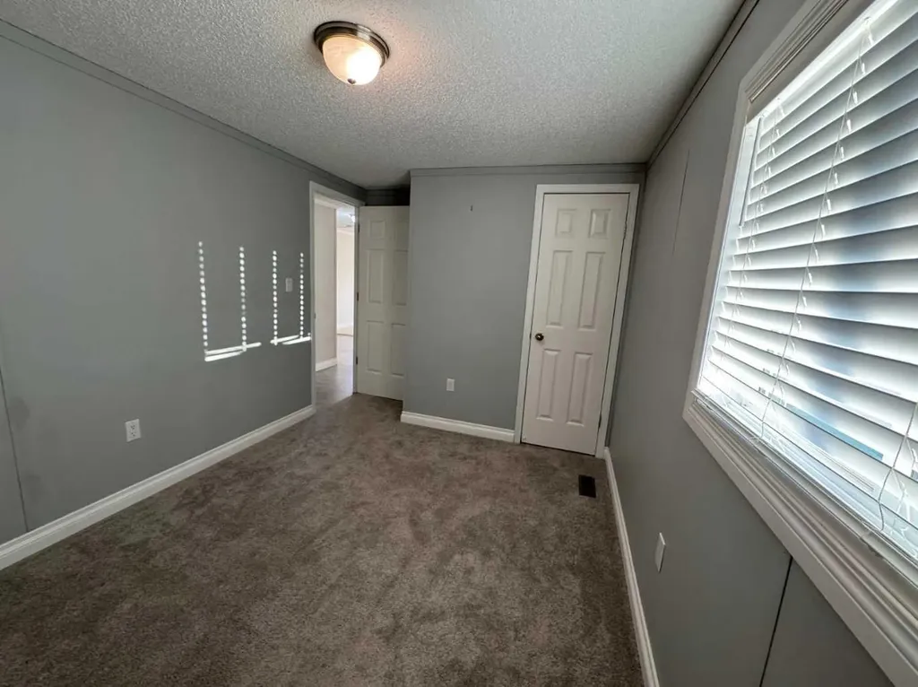 18 Mckay Place Blackfalds AB T4M 0X5