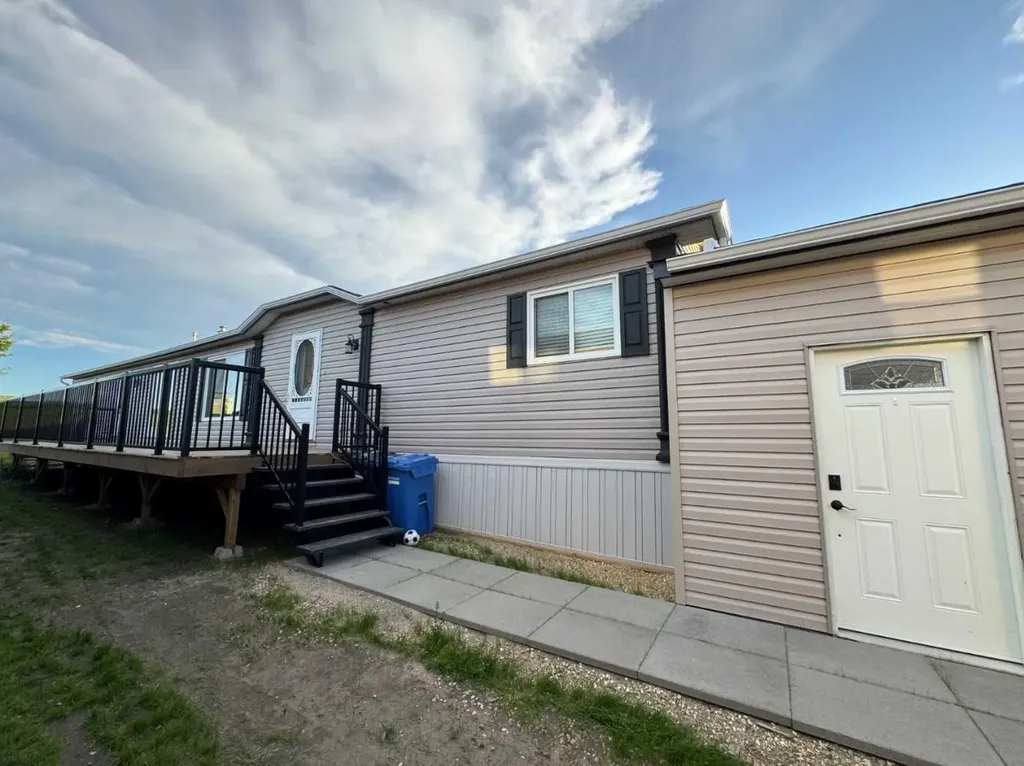18 Mckay Place Blackfalds AB T4M 0X5