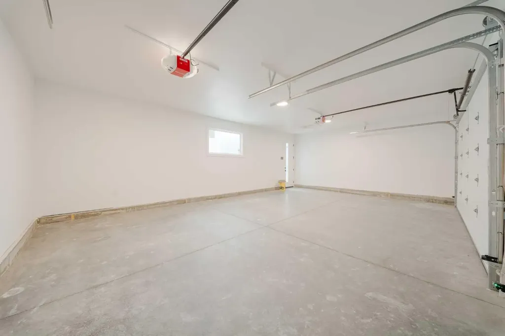 2207 Victoria Crescent NW Calgary AB T2M 4E4