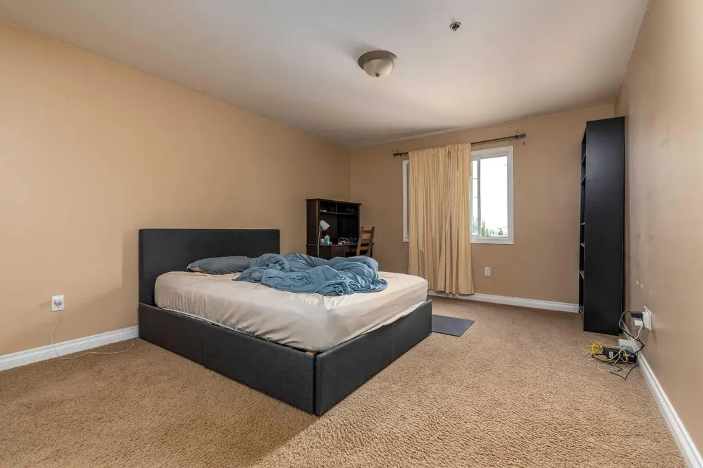 6802 42 Street Lloydminster AB T9V 2H5
