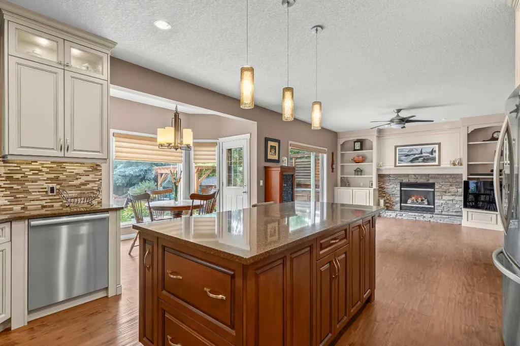 58 Mt Gibraltar Place SE Calgary AB T2Z 3C7