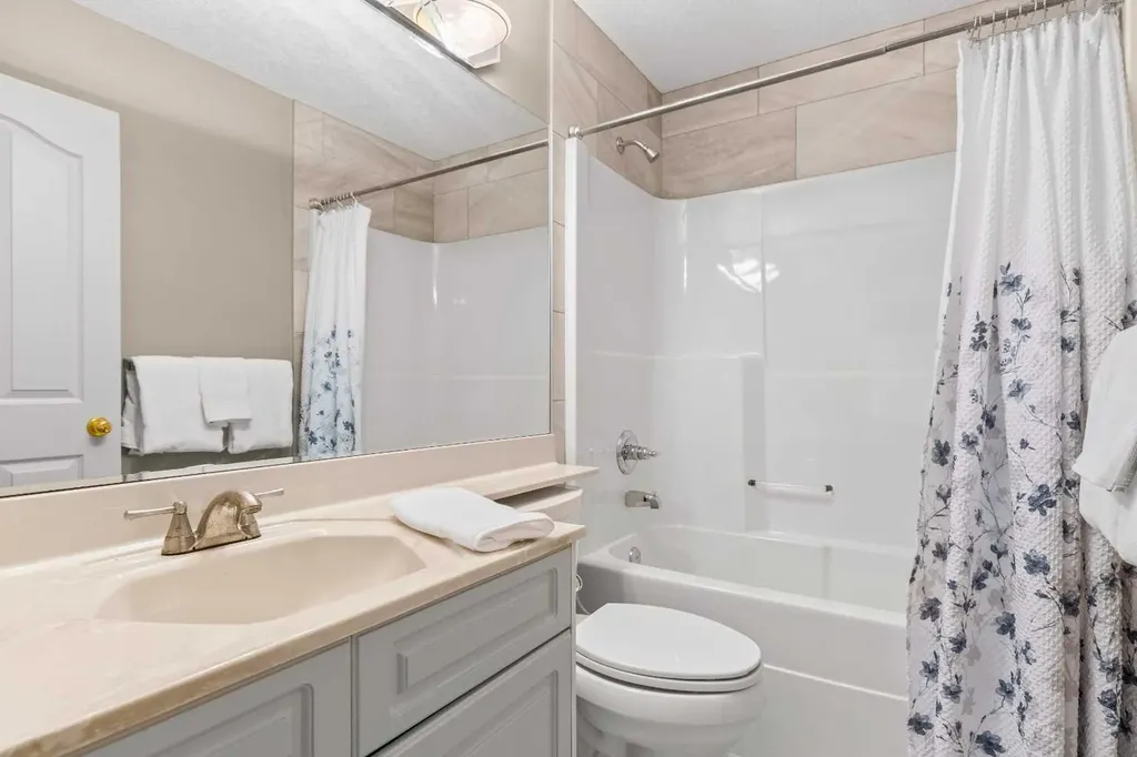 58 Mt Gibraltar Place SE Calgary AB T2Z 3C7