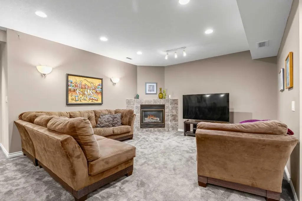 58 Mt Gibraltar Place SE Calgary AB T2Z 3C7