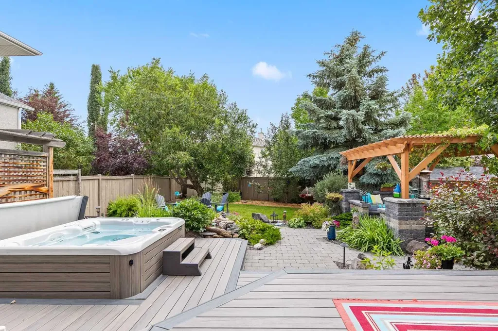 58 Mt Gibraltar Place SE Calgary AB T2Z 3C7