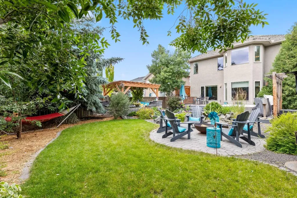 58 Mt Gibraltar Place SE Calgary AB T2Z 3C7