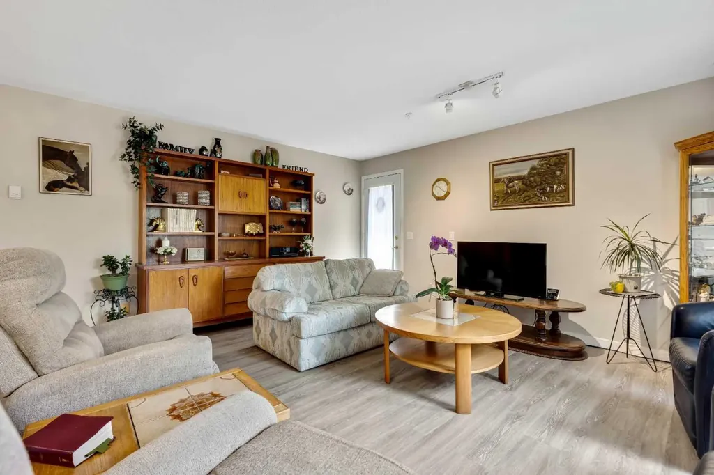 2850 51 Street SW Calgary AB T3E6S7