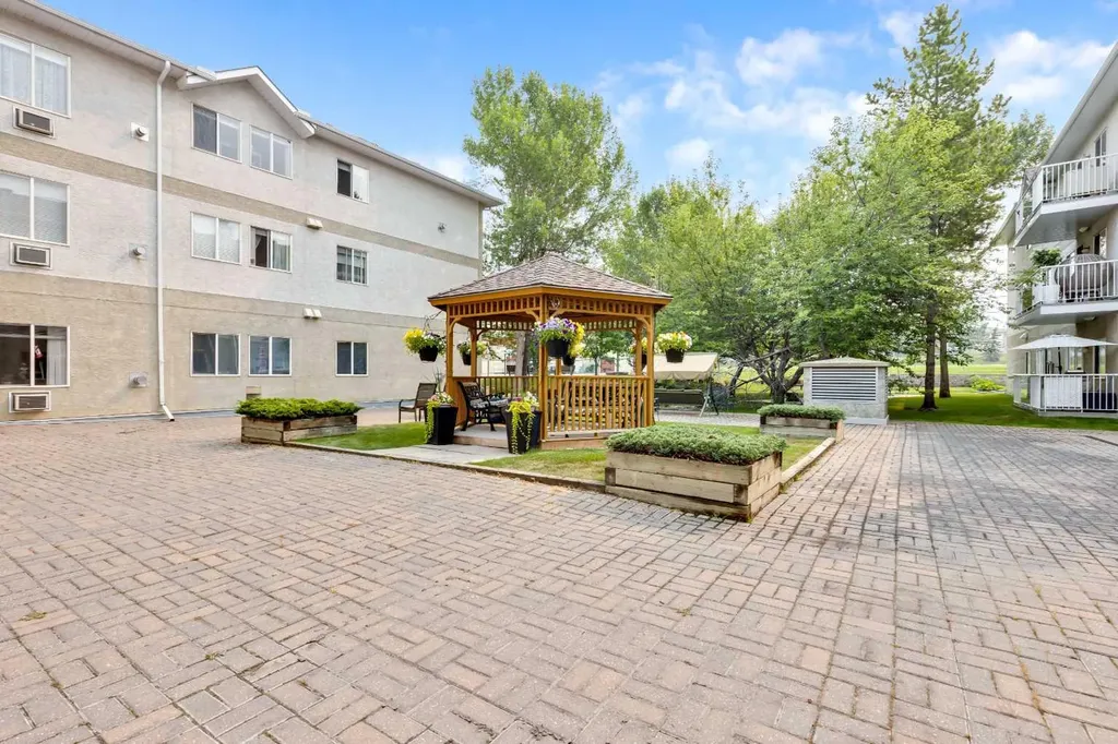 2850 51 Street SW Calgary AB T3E6S7