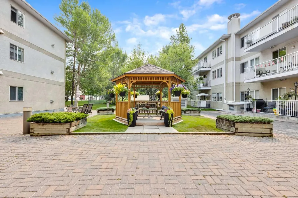 2850 51 Street SW Calgary AB T3E6S7