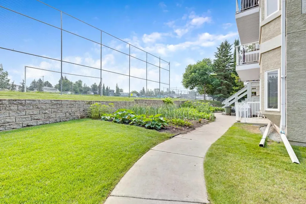2850 51 Street SW Calgary AB T3E6S7