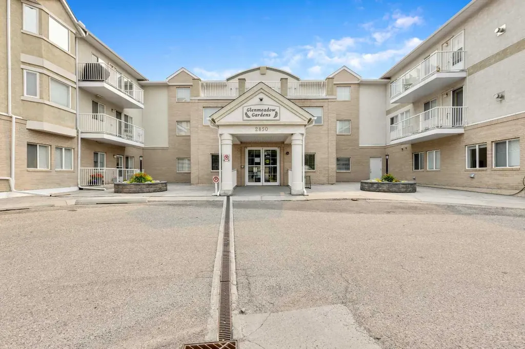 2850 51 Street SW Calgary AB T3E6S7
