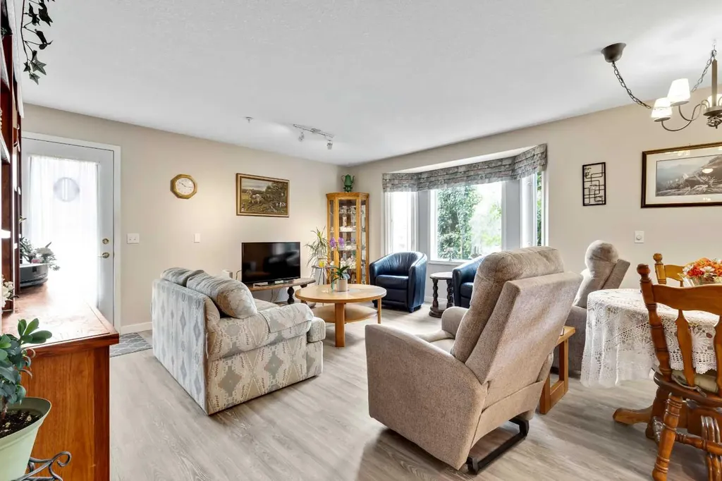 2850 51 Street SW Calgary AB T3E6S7