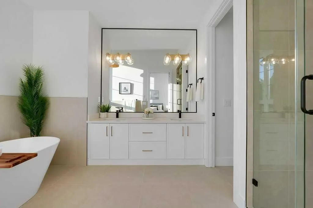 2212 35 Street SW Calgary AB T3E 2X8