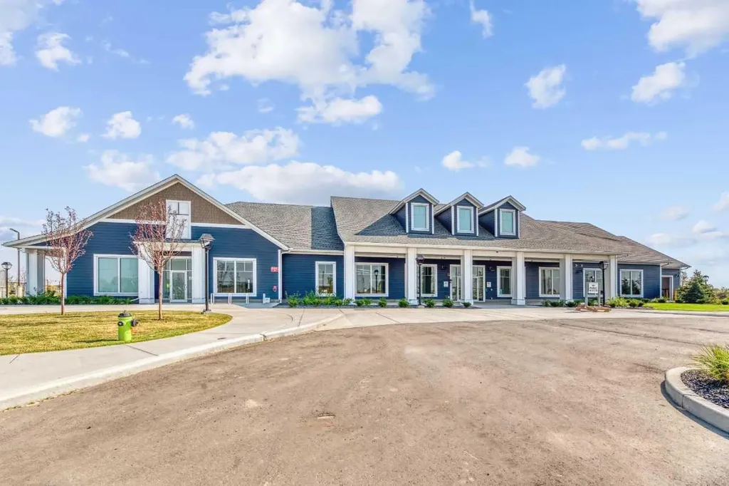 589 Clearwater Heath Chestermere AB T1X2M5