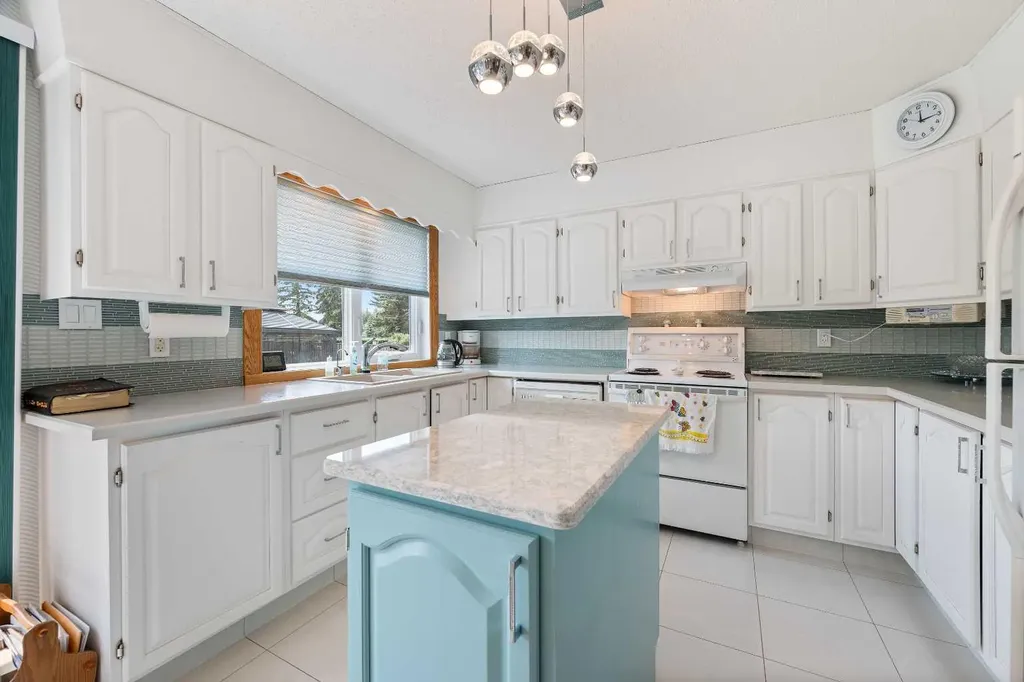 5703 35 Street Lloydminster AB T9V 1W9