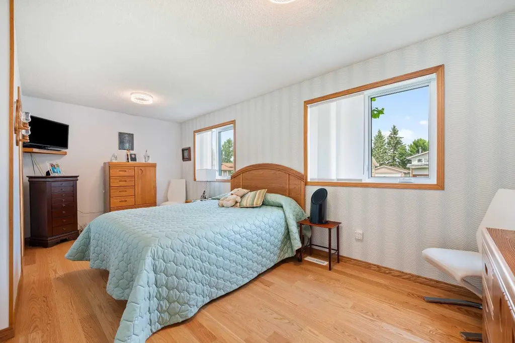 5703 35 Street Lloydminster AB T9V 1W9