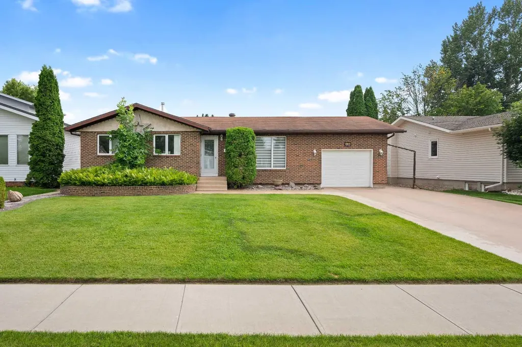 5703 35 Street Lloydminster AB T9V 1W9
