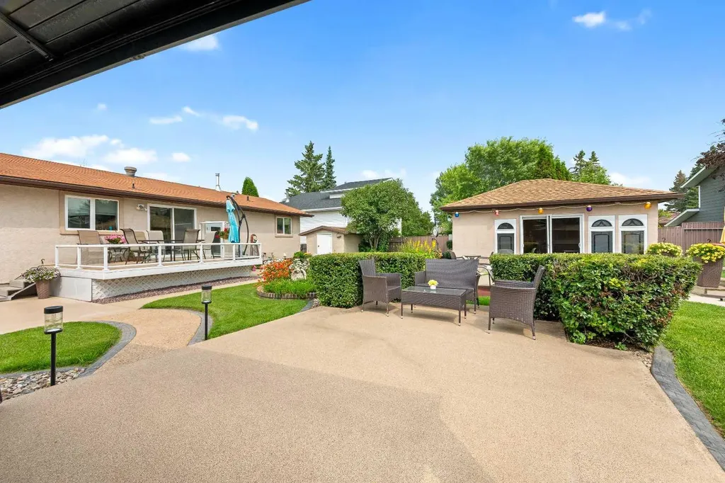 5703 35 Street Lloydminster AB T9V 1W9