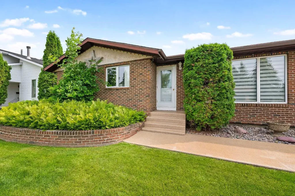 5703 35 Street Lloydminster AB T9V 1W9