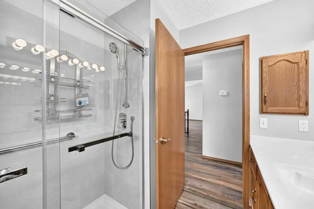 108 Woodside Close NW Airdrie AB T4B 2C7