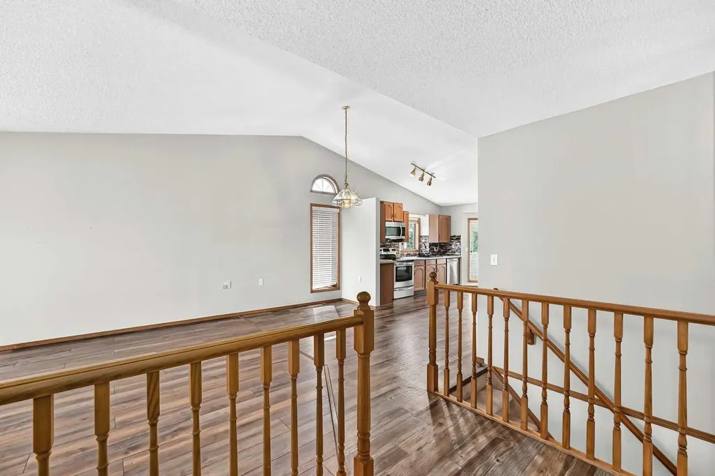 108 Woodside Close NW Airdrie AB T4B 2C7