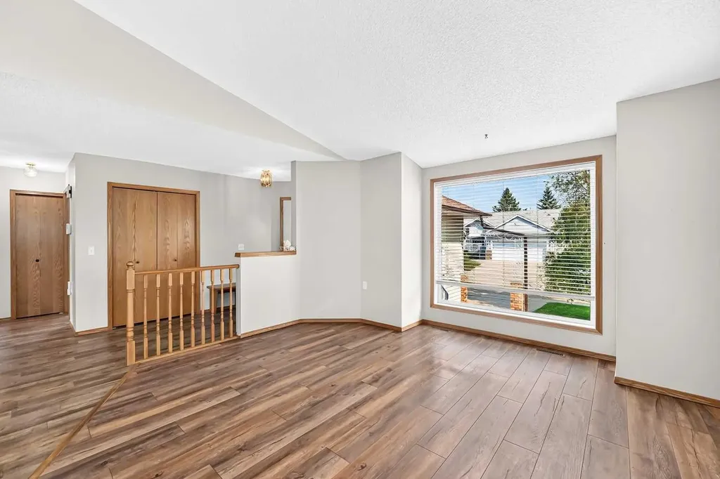 108 Woodside Close NW Airdrie AB T4B 2C7
