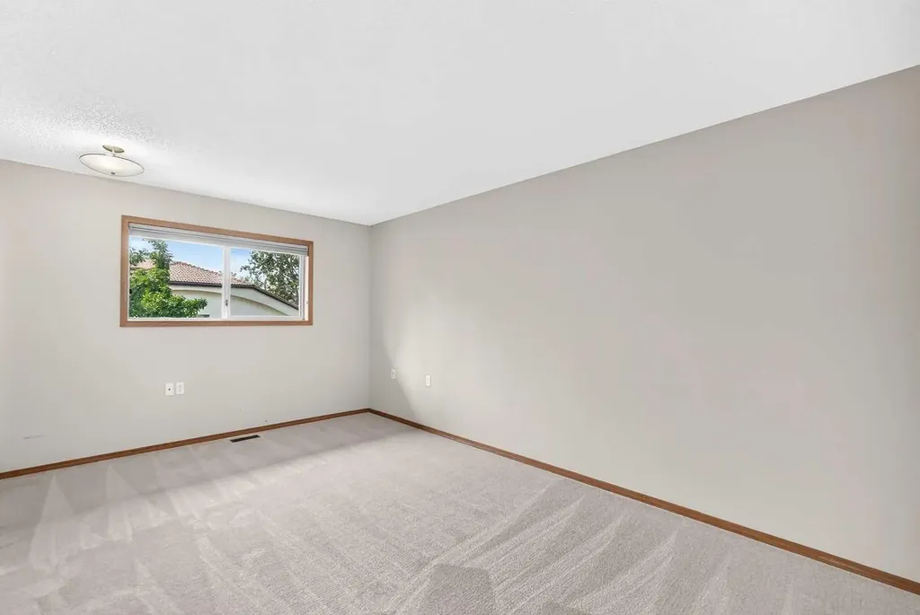 108 Woodside Close NW Airdrie AB T4B 2C7
