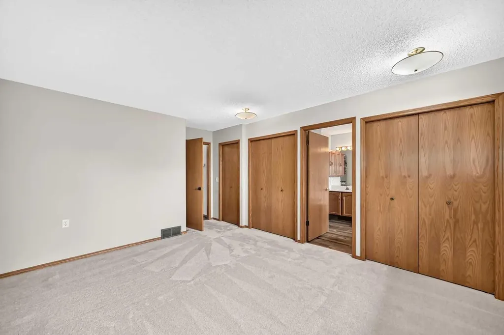 108 Woodside Close NW Airdrie AB T4B 2C7