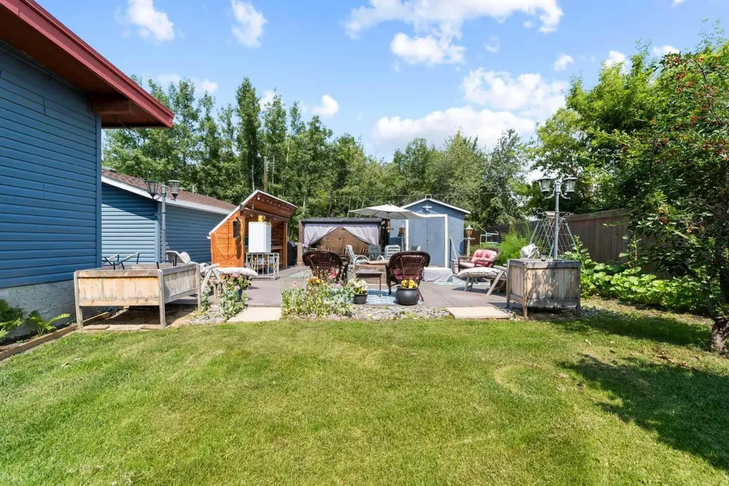 318 Main Street Ferintosh AB T0B1M0