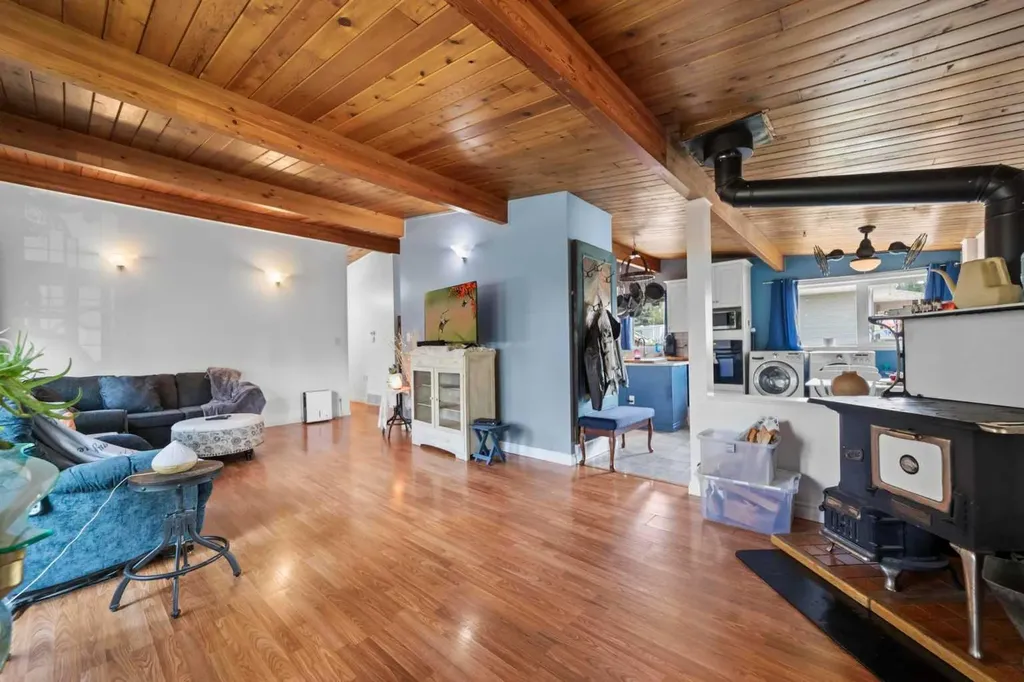 318 Main Street Ferintosh AB T0B1M0