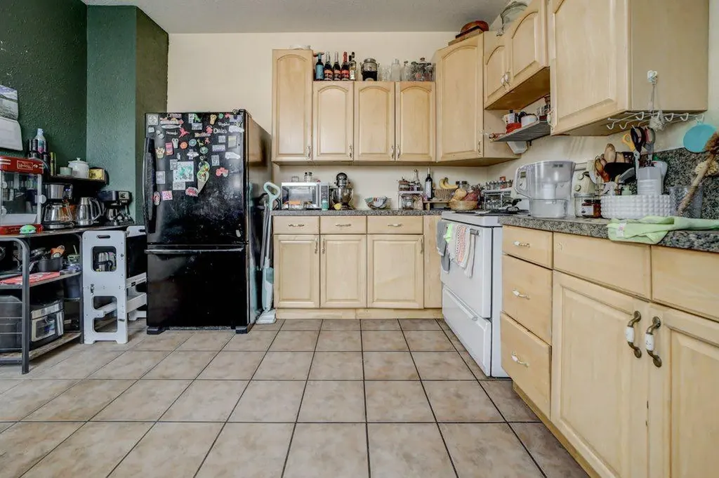 12316 21 Avenue Blairmore AB T0K 0E0