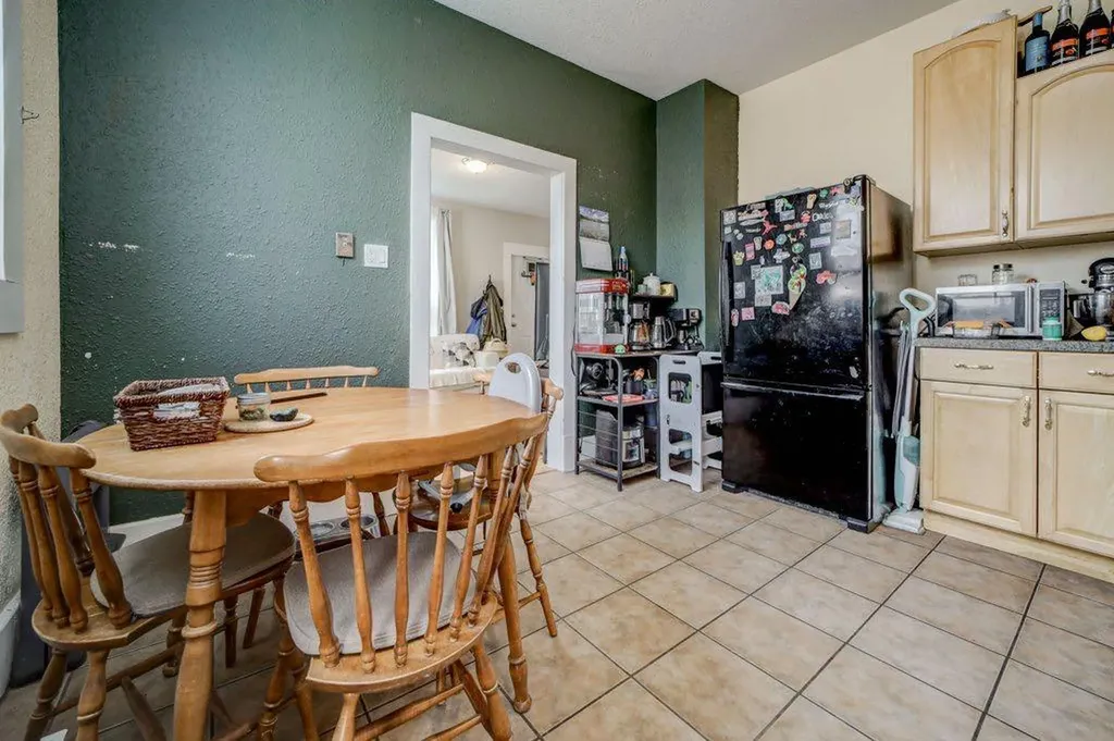 12316 21 Avenue Blairmore AB T0K 0E0