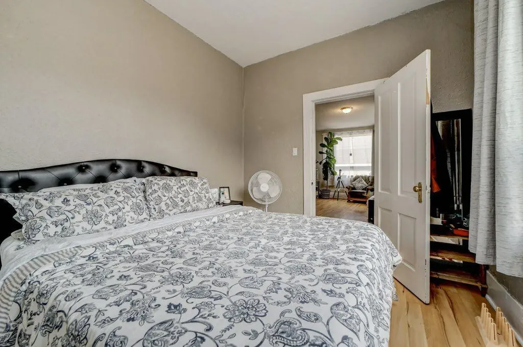 12316 21 Avenue Blairmore AB T0K 0E0