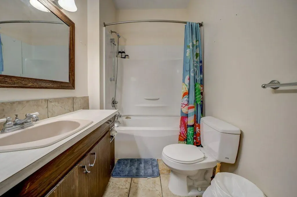 12316 21 Avenue Blairmore AB T0K 0E0
