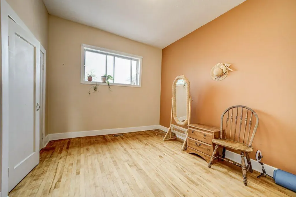 12316 21 Avenue Blairmore AB T0K 0E0