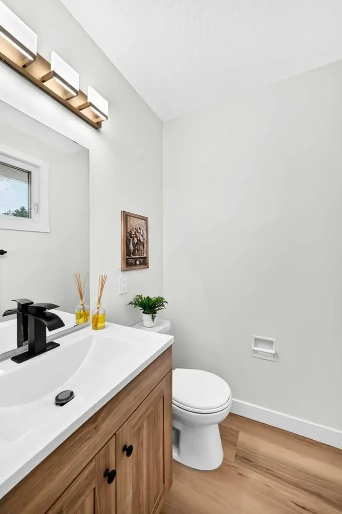 545 Madeira Drive NE Calgary AB T2A 4M7