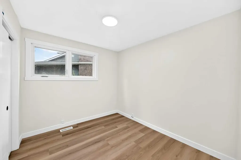 545 Madeira Drive NE Calgary AB T2A 4M7