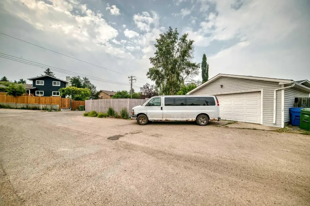 545 Madeira Drive NE Calgary AB T2A 4M7