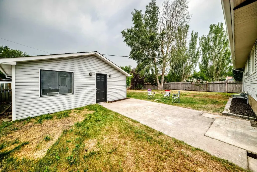 545 Madeira Drive NE Calgary AB T2A 4M7
