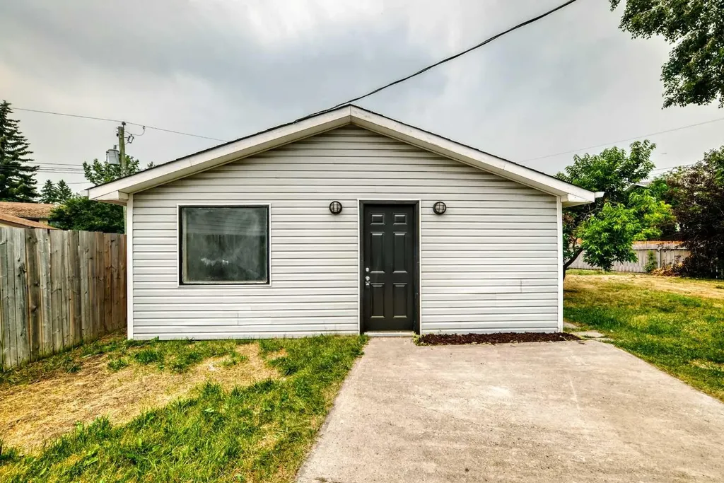 545 Madeira Drive NE Calgary AB T2A 4M7