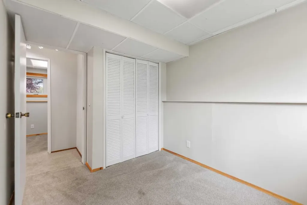 14695 Deer Ridge Drive SE Calgary AB T2J 6A8