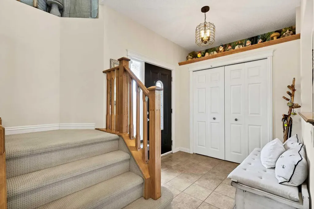 1437 Kings Heights Boulevard SE Airdrie AB T4A 0A1