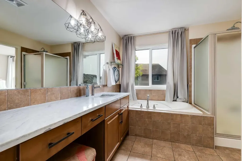 1437 Kings Heights Boulevard SE Airdrie AB T4A 0A1