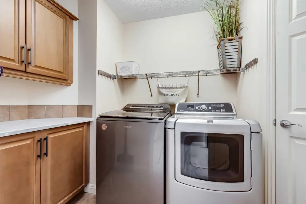 1437 Kings Heights Boulevard SE Airdrie AB T4A 0A1